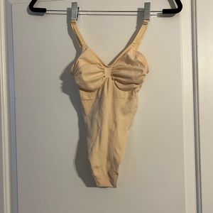 SKIMS seamless sculpt thong body suiT